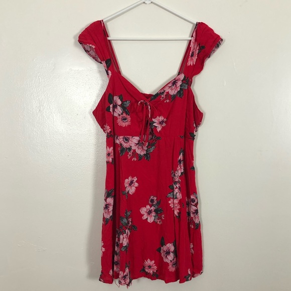 Xhilaration Dresses & Skirts - ✨Xhilaration Floral Dress w/ Front Cut Out✨